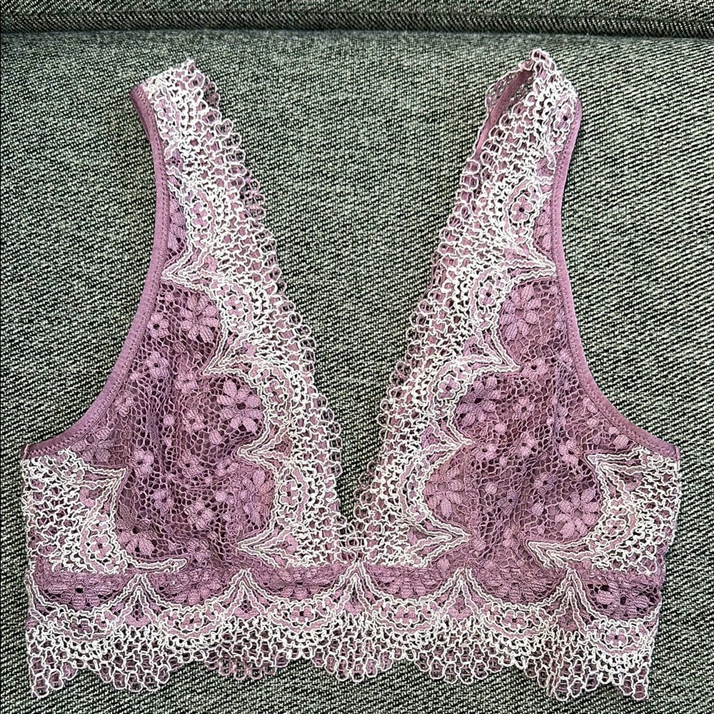 Victoria Secret Lace Bralette in Lavender | M